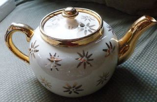 Charming RARE, VINTAGE Sudlow’s Burslem Teapot with Gold Starburst 
