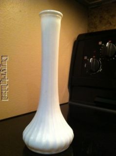 Hoosier Milk Glass Floral Bud Ribbed 9 Vase 4096