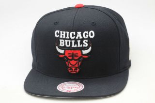   & Ness NBA Chicago Bulls Snapback Hat Black/Black/Red Bulls Logo