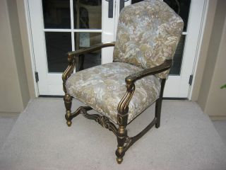 Vintage Floral Sitting CHAIR French Provincial Style w Ornate Legs