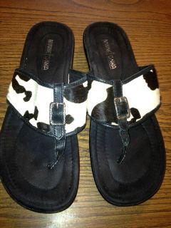 minnetonka white and black cow hide sandals size 9 expedited