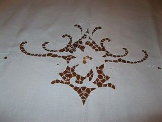 VINTAGE OFF WHITE LINEN MADEIRA EMBROIDERED TABLECLOTH 82 X 68