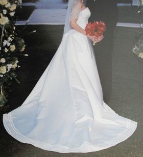 Pronovias wedding dress. Private Collection Style 8758. Size 6. Color 