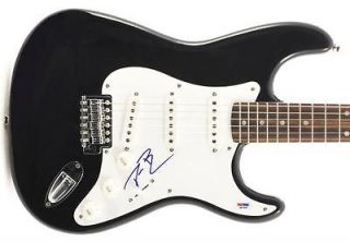 DIERKS BENTLEY COUNTRY MUSIC AUTHENTIC SIGNED GUITAR AUTOGRAPH PSA/DNA 