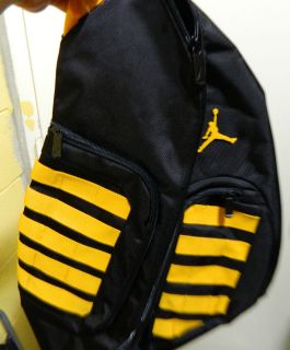 jordan sling backpack in Clothing, 