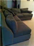 EUC SECTIONAL COUCH w/ Chaise & Pullout FULL Size Bed NO Rips, tears 