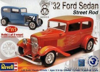 Revell 1/25 scale 1932 Ford Sedan Street Rod skill 3 plastic model kit 