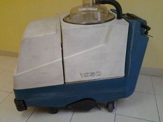 TENNANT 1550   AUTOMATIC CARPET EXTRACTOR   CLEANING MACHINE