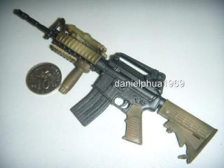 Scale 12 Hot Toys BBI   US Army M4A1 SOPMOD Carbine Rifle (Desert 