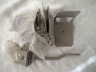 NEW SET 3 1/2 POST HINGES FOR VINYL FENCE GATES WITH GATE LATCH