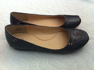 white mountain navy round toe leather flats size 8 from
