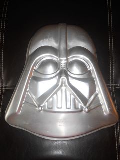 1980 wilton darth vader cake pan  19