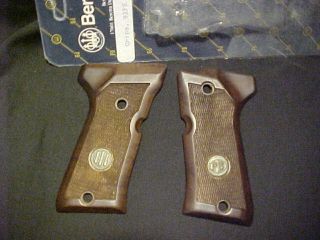 Beretta 92FS COMPACT Factory Fine Walnut Pistol Grips w/Medallions 