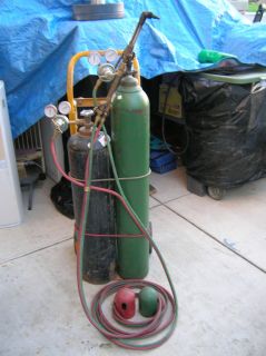 OXY & ACETYLENE TORCH SET with GAUGES and VICTOR CUTTING TIP