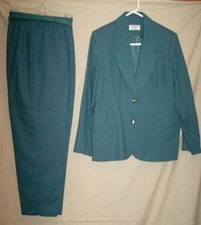 ALFRED DUNNER BRAND 2 PIECE FULLY LINED CAREER PANT SUIT WITH BELT 