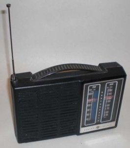 Vintage General Electric AM FM Transistor Battery Electric Radio
