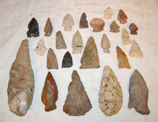 24 Old American Indian Arrowheads Artifact Stone Tool N