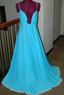 Vintage Claire Sandra Gown By Lucie Ann of Beverly Hills Stunning Sky 