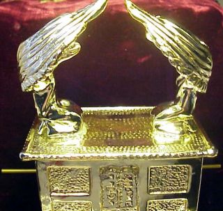 The Ark of the Covenant with the two Cherubim with a Gift of Kippah 