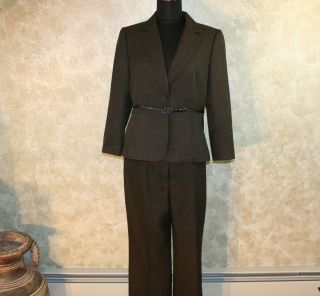   TAHARI Arthur Levine Petite 2pc Classic Pant Suit w/ Belt size 10P (M