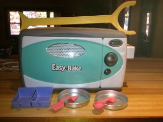    BAKE OVEN SNACK CENTER W BAKING ACCESSORIES MIXES SEALED NEW IN BOX