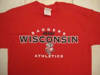 WISCONSIN BADGERS ncaa football basketball Red adult T shirt L