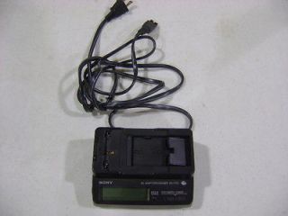 GENUINE ORIGINAL SONY AC V700 AC BATTERY CHARGER FOR NP F330/500/700 
