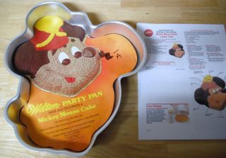 wilton mickey mouse band leader 2105 328 cake pan disney