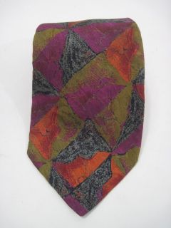 you are bidding on an authentic fendi purple triangle print silk tie 
