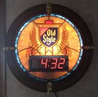 Vtg Old Style Beer Illuminated Round Stain Glass Look Digital Clock 