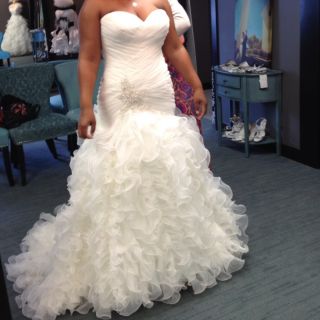 Allure Wedding Dress 8915 New 2012 Design