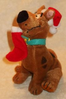 Gund 5 Plush Stuffed Scooby Doo in Holiday Christmas Santa Claus Hat 