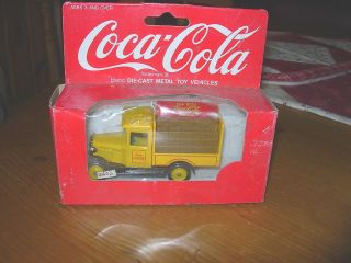 COLLECTABLE COCA COLA 1967 DIE CAST 2603 DELIVERY TRUCK BY HARTOY
