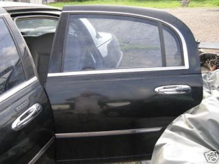 1999 2000 2001 2002 Lincoln Town Car Left Rear Door