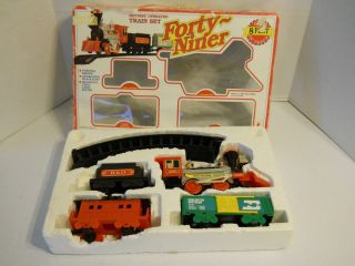 1991 Battery Operated FORTY NINER Train Set 60123 Chugging Smoke Puff 