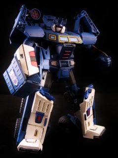 Transformers Custom Classics Universe Soundwave G1