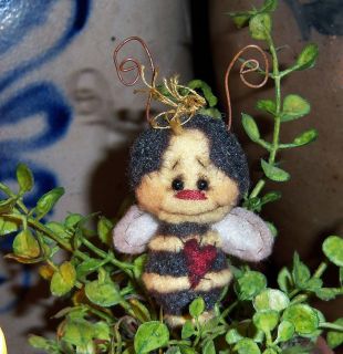 Primitive Spring Bee Raggedy Ann Flower Bug 2 Doll Pin Ornie 