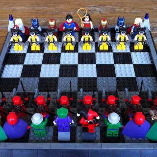    Chess Board 32 Minifigures Superheroes Vs Villains Batman Wolverine