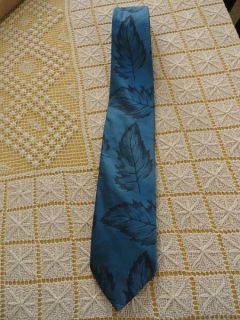 Fendi 100 Silk Blue Black Brocade Like Leaf Tie Made in Italy Gorgeous 