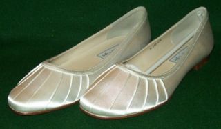Womens Touch UPS Daisy 7 M Bridal Flats White Satin Shoes New in 