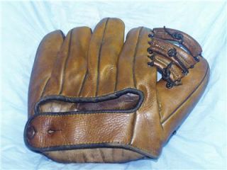 Vintage 1940s HOFer Bob Doerr OK Mfg Split Finger Button BK Baseball 
