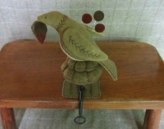 Primitive Wool Folk Art Sewing Bird & Strawberry Pincushion Clamp 