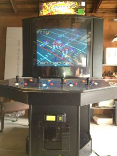 NFL Blitz 2000 Gold Arcade Game Excellent Condition Large 33 Screen 