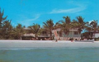 G1300 FL Bonita Springs Salty Surf Motel Postcard