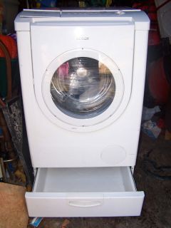 Bosch washing machine Nexxt Essence Model WFMC2100UC w pedestal