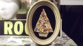 THIS IS A N ORIGINAL DARLING VINTAGE MEMORY CHRISTMAS TREE, LOTS OF 