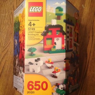 650 PIECE Lego Creative Building Kit Set 5749 Ages 4 NIB