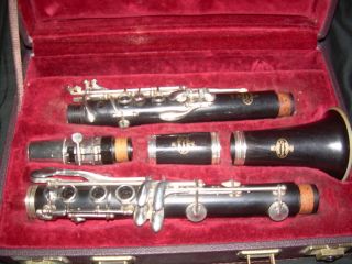  Buffet E11 Clarinet with Case