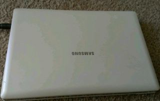 Samsung NC10 10 1 White Notebook 1 6GHz 1GB RAM 150GB HDD