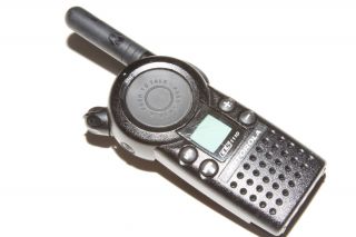 Motorola CLS 1110 onsite Two Way Business Radio UHF Walkie Talkie